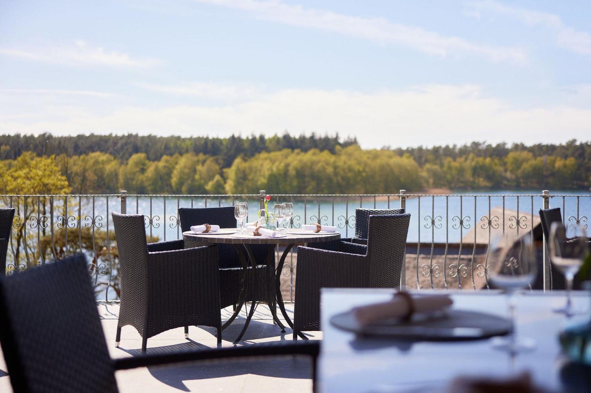 Van Der Valk Naturresort Drewitz Nossentiner Huette ภายนอก รูปภาพ